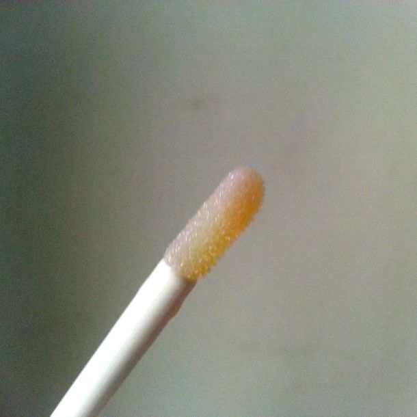 joan_collins_lip_gloss_review_4