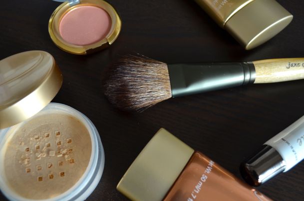 Jane Iredale Mineral Makeup Review - 01