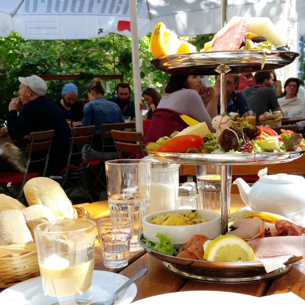 6 Anna Blume Breakfast for two