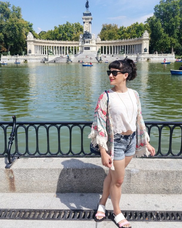 1 What I Wore - crop top, high waisted shorts and kimono jacket
