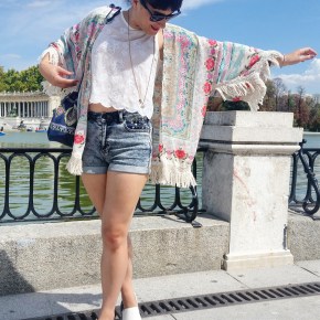 What I Wore: high waisted shorts, crop top and kimono&nbsp;jacket