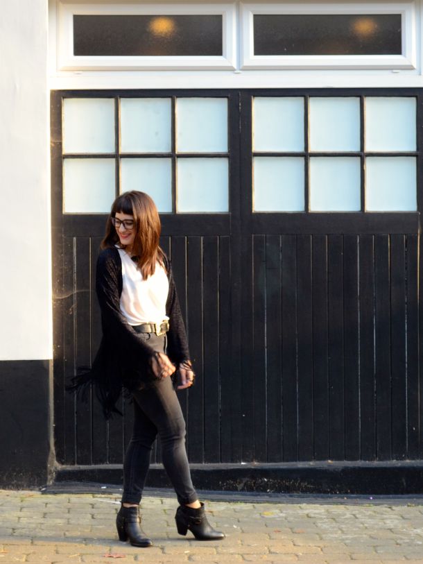 Call Me Katie - What I Wore - AW2015 Black Kimono and ASOS Torque Necklace with V neck - skinny jeans -ankle boots - black kimono - Weekend or Day to Night Look - 03