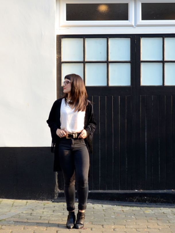 Call Me Katie - What I Wore - AW2015 Black Kimono and ASOS Torque Necklace with V neck - skinny jeans -ankle boots - black kimono - Weekend or Day to Night Look - 04