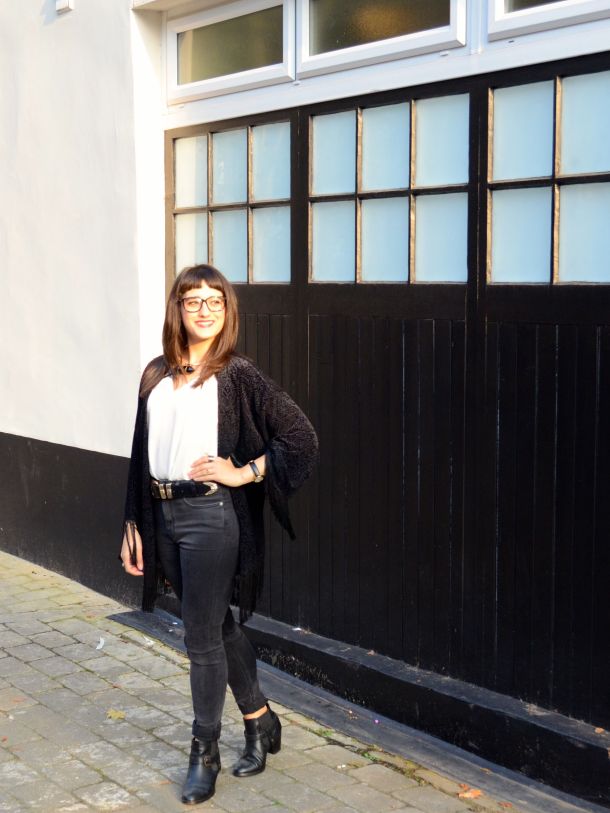 Call Me Katie - What I Wore - AW2015 Black Kimono and ASOS Torque Necklace with V neck - skinny jeans -ankle boots - black kimono - Weekend or Day to Night Look - 06