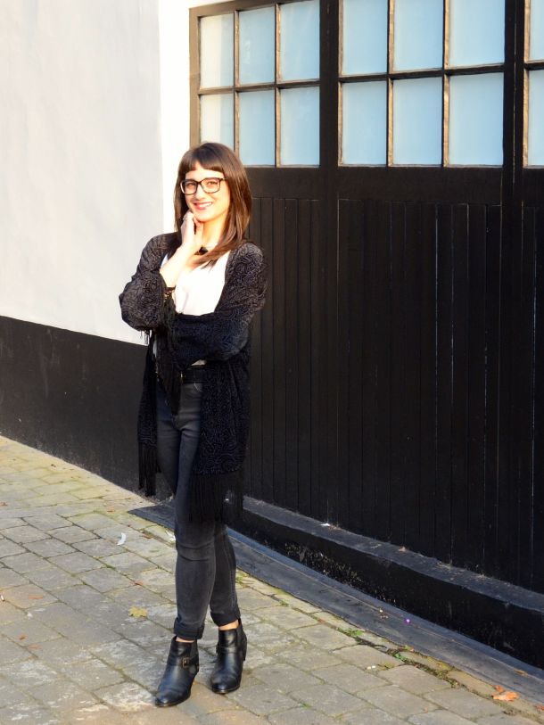 Call Me Katie - What I Wore - AW2015 Black Kimono and ASOS Torque Necklace with V neck - skinny jeans -ankle boots - black kimono - Weekend or Day to Night Look - 07