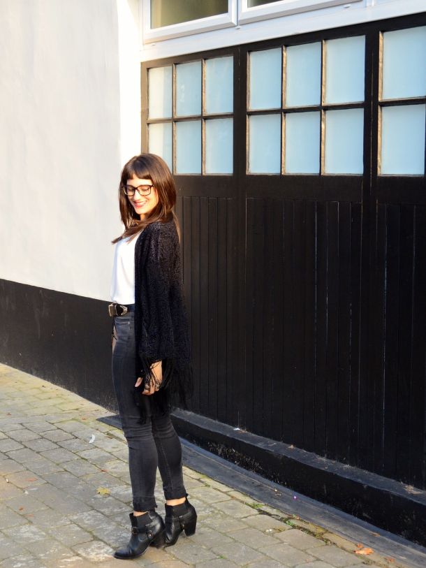 Call Me Katie - What I Wore - AW2015 Black Kimono and ASOS Torque Necklace with V neck - skinny jeans -ankle boots - black kimono - Weekend or Day to Night Look - 08