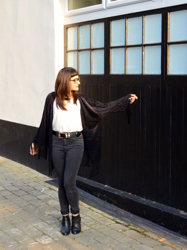 Call Me Katie - What I Wore - AW2015 Black Kimono and ASOS Torque Necklace with V neck - skinny jeans -ankle boots - black kimono - Weekend or Day to Night Look - 10