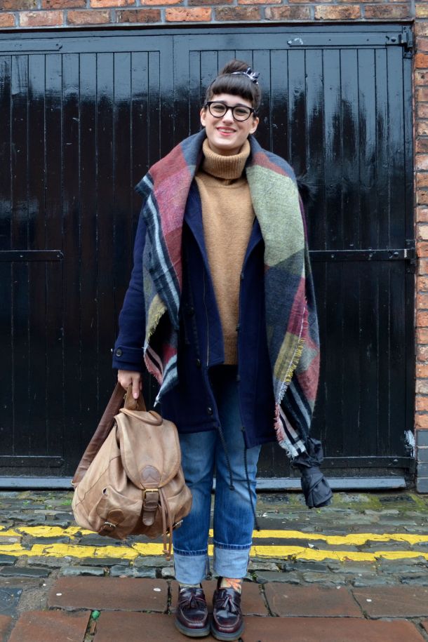 Call Me Katie - Wearing boyfriend jeans, flats, cosy knit sweater and a rucksack for a rainy day in Liverpool - 03