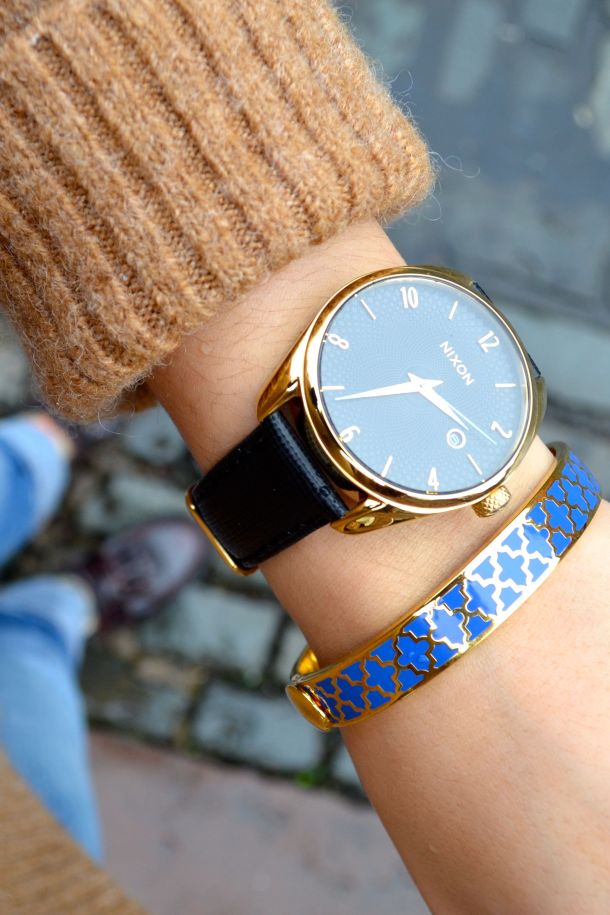 Call Me Katie - Wearing boyfriend jeans, flats, cosy knit sweater and a rucksack for a rainy day in Liverpool - 11